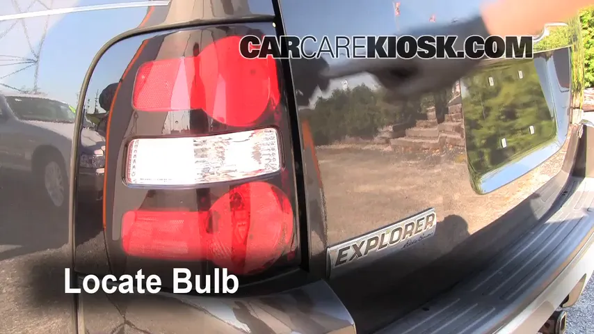 2006 Ford Explorer Eddie Bauer 4.0L V6 Lights